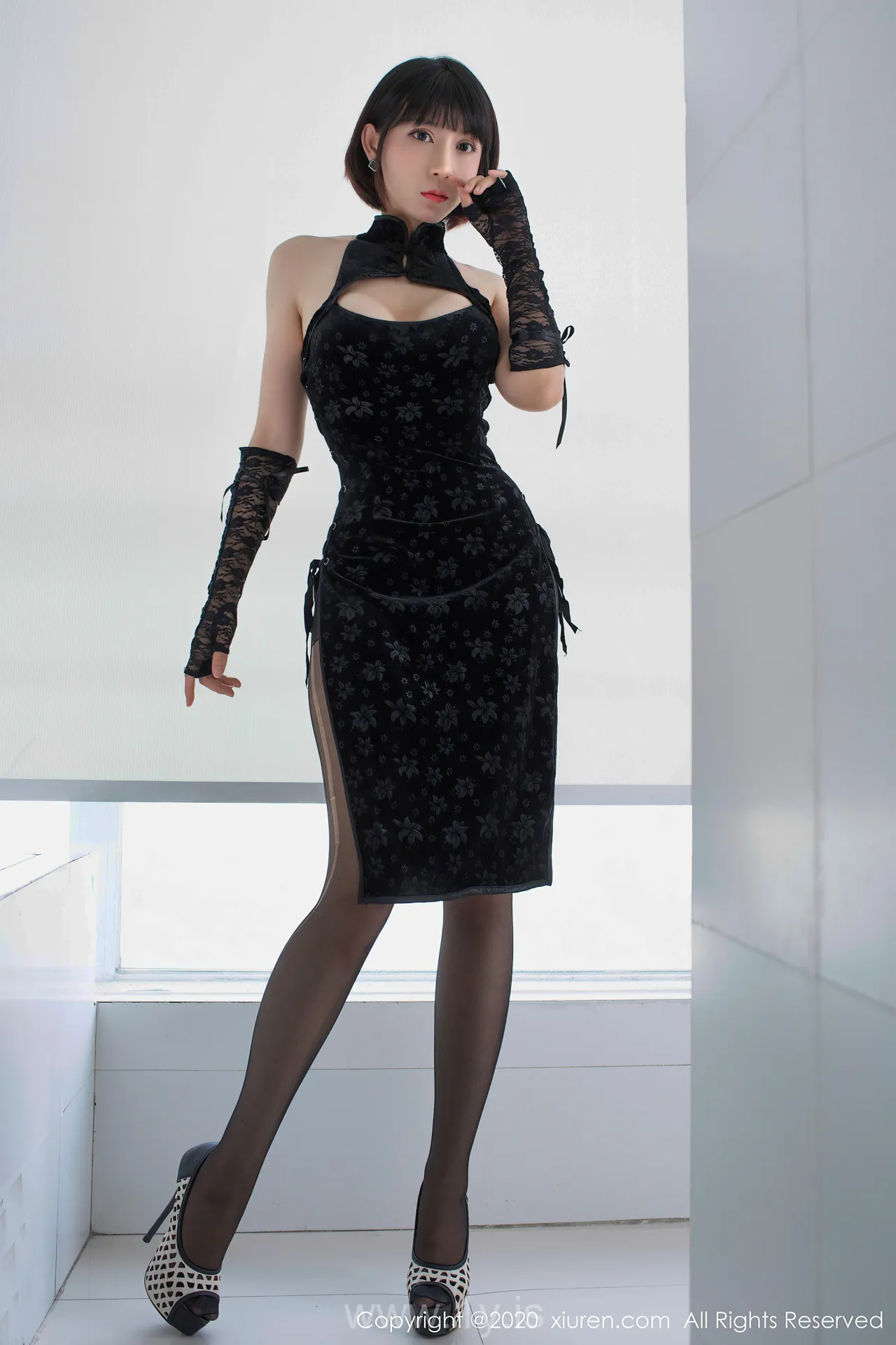 XIUREN(秀人网) NO.2318 Good-looking & Graceful Chinese Babe 安妮斯朵拉_Ann